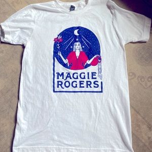 Maggie Rogers shirt purchased her concert. Shirt never worn. Size small